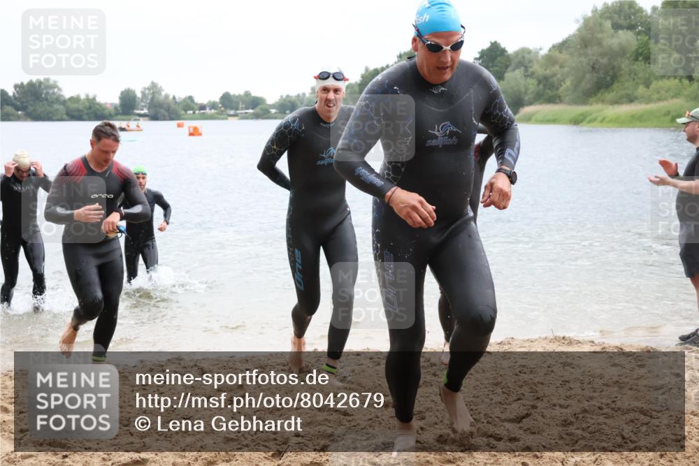 21.06.2025 - 27. Vierlanden-Triathlon Lena Gebhardt http://msf.ph/oto/8042679 15.06.2025 13:22:02 Schwimmen 1231, 1236, 1251, 1255, 1258, 1263, 1270, 1271, 1276, 1291, 1294, 1313 meine-sportfotos.de