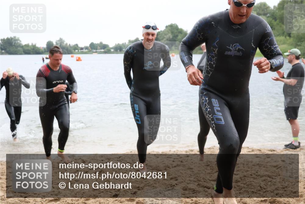 21.06.2025 - 27. Vierlanden-Triathlon Lena Gebhardt http://msf.ph/oto/8042681 15.06.2025 13:22:03 Schwimmen 1231, 1236, 1251, 1258, 1263, 1270, 1271, 1274, 1276, 1291, 1294, 1313 meine-sportfotos.de