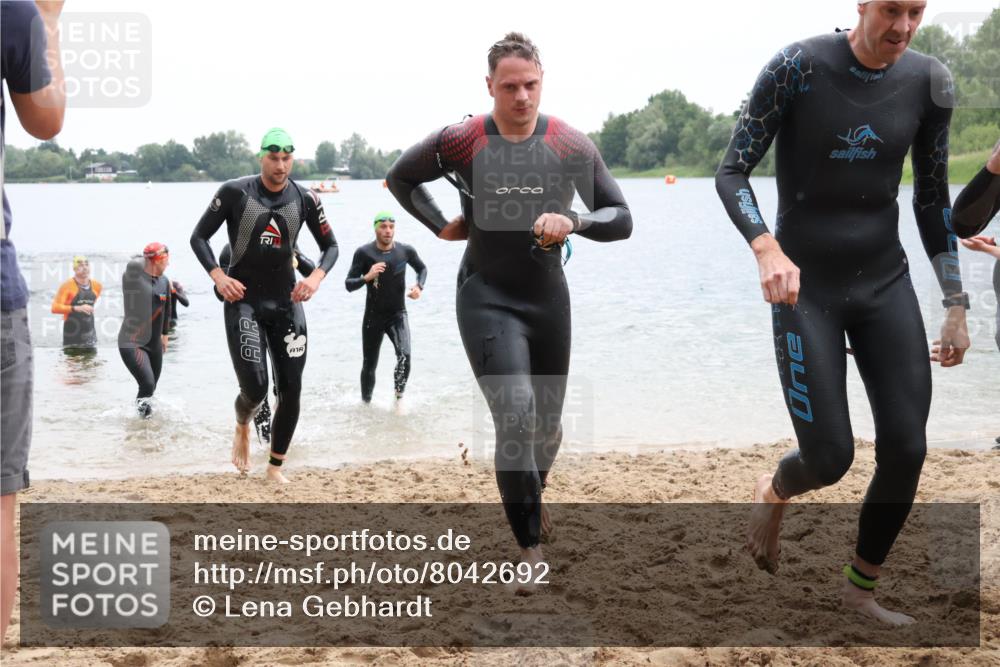 21.06.2025 - 27. Vierlanden-Triathlon Lena Gebhardt http://msf.ph/oto/8042692 15.06.2025 13:22:04 Schwimmen 1231, 1236, 1239, 1251, 1258, 1263, 1270, 1271, 1274, 1275, 1276, 1291, 1294, 1313 meine-sportfotos.de