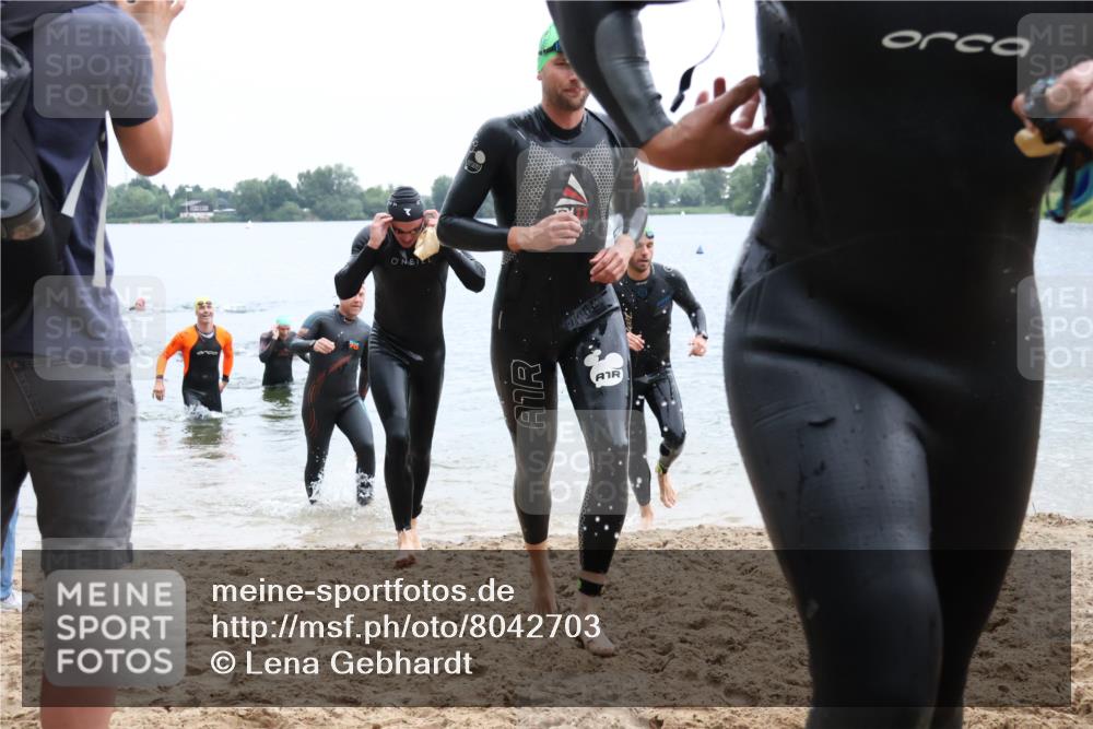 21.06.2025 - 27. Vierlanden-Triathlon Lena Gebhardt http://msf.ph/oto/8042703 15.06.2025 13:22:05 Schwimmen 1231, 1236, 1239, 1251, 1258, 1263, 1270, 1271, 1274, 1275, 1276, 1291, 1294, 1313 meine-sportfotos.de