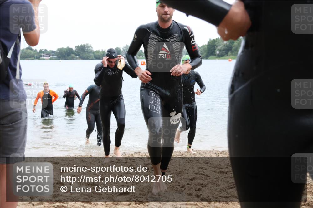 21.06.2025 - 27. Vierlanden-Triathlon Lena Gebhardt http://msf.ph/oto/8042705 15.06.2025 13:22:05 Schwimmen 1231, 1236, 1239, 1251, 1258, 1263, 1270, 1271, 1274, 1275, 1276, 1291, 1294, 1313 meine-sportfotos.de