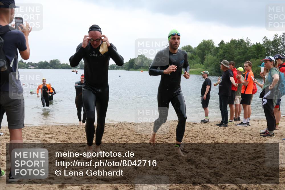21.06.2025 - 27. Vierlanden-Triathlon Lena Gebhardt http://msf.ph/oto/8042716 15.06.2025 13:22:07 Schwimmen 1231, 1236, 1239, 1251, 1258, 1263, 1270, 1271, 1274, 1275, 1276, 1291, 1294 meine-sportfotos.de