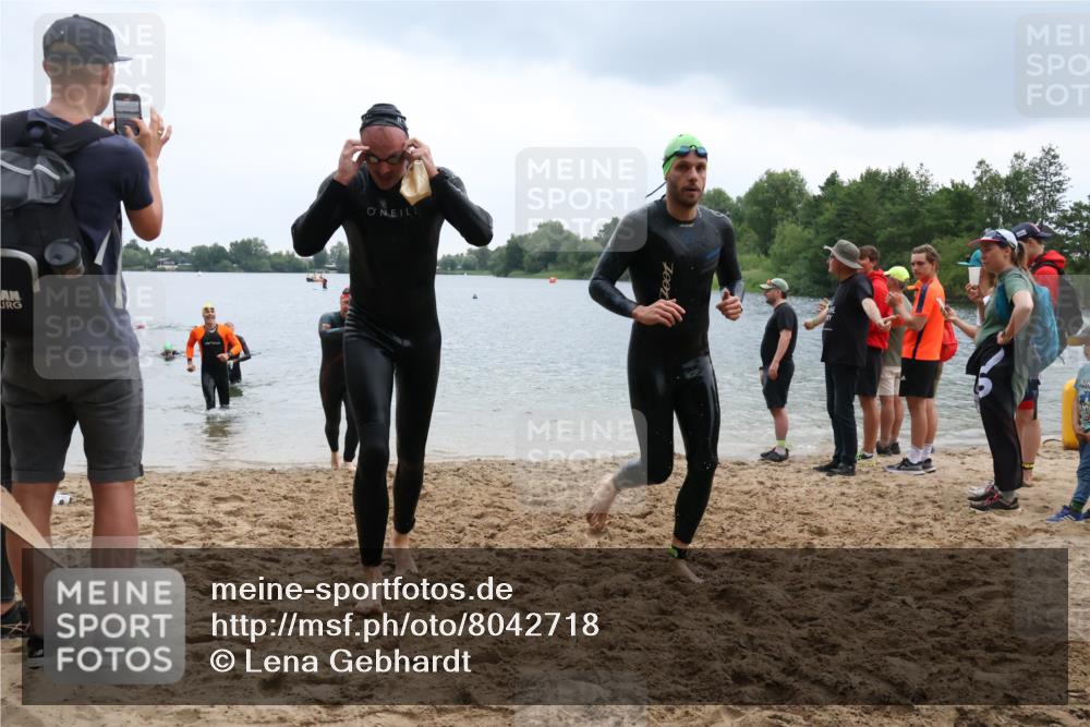 21.06.2025 - 27. Vierlanden-Triathlon Lena Gebhardt http://msf.ph/oto/8042718 15.06.2025 13:22:07 Schwimmen 1231, 1236, 1239, 1251, 1258, 1263, 1270, 1271, 1274, 1275, 1276, 1291, 1294 meine-sportfotos.de