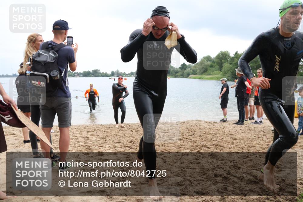 21.06.2025 - 27. Vierlanden-Triathlon Lena Gebhardt http://msf.ph/oto/8042725 15.06.2025 13:22:08 Schwimmen 1231, 1236, 1239, 1251, 1258, 1263, 1271, 1274, 1275, 1276, 1294 meine-sportfotos.de