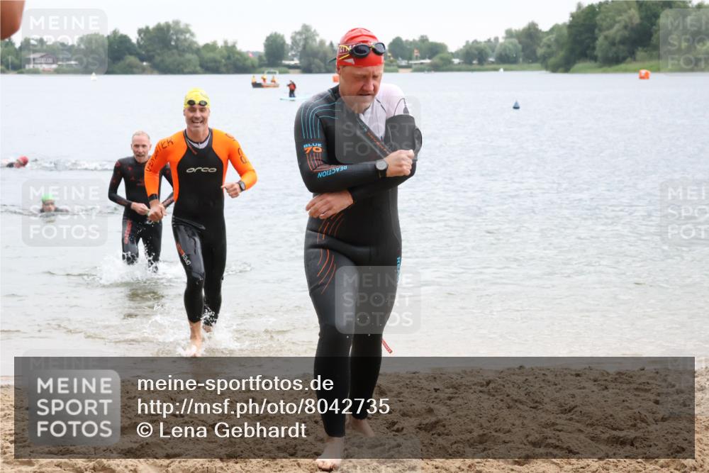 21.06.2025 - 27. Vierlanden-Triathlon Lena Gebhardt http://msf.ph/oto/8042735 15.06.2025 13:22:10 Schwimmen 1231, 1236, 1239, 1251, 1258, 1263, 1271, 1274, 1275, 1276, 1294 meine-sportfotos.de