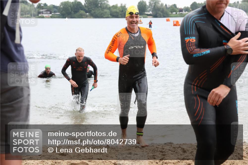 21.06.2025 - 27. Vierlanden-Triathlon Lena Gebhardt http://msf.ph/oto/8042739 15.06.2025 13:22:11 Schwimmen 1231, 1236, 1239, 1251, 1258, 1263, 1271, 1274, 1275, 1276, 1294 meine-sportfotos.de