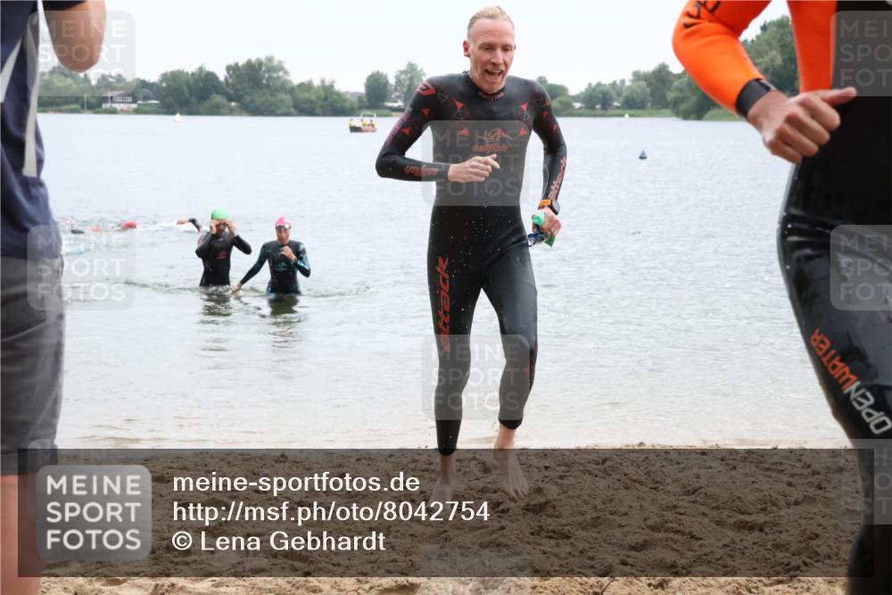 21.06.2025 - 27. Vierlanden-Triathlon Lena Gebhardt http://msf.ph/oto/8042754 15.06.2025 13:22:14 Schwimmen 1231, 1236, 1239, 1246, 1251, 1263, 1274, 1275, 1302 meine-sportfotos.de