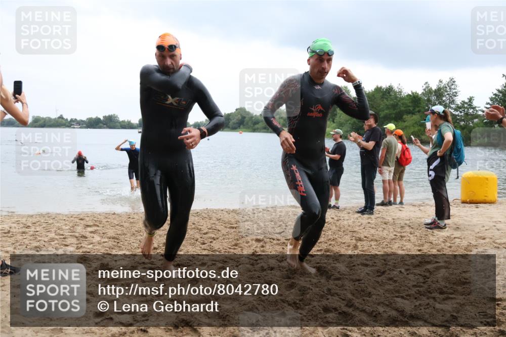 21.06.2025 - 27. Vierlanden-Triathlon Lena Gebhardt http://msf.ph/oto/8042780 15.06.2025 13:22:26 Schwimmen 1232, 1246, 1259, 1289, 1302, 1316 meine-sportfotos.de