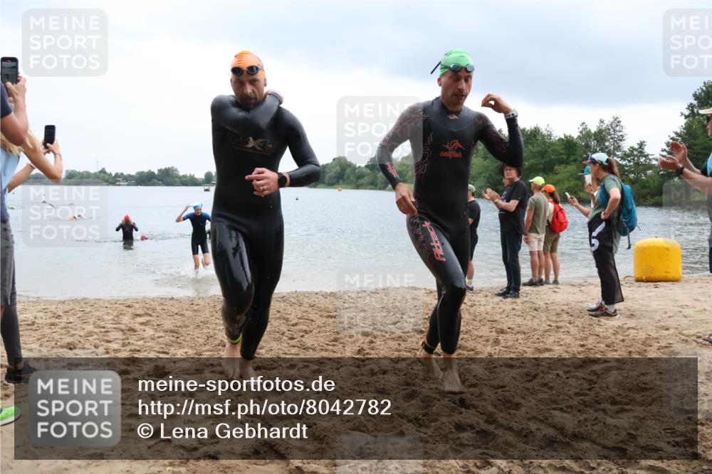 21.06.2025 - 27. Vierlanden-Triathlon Lena Gebhardt http://msf.ph/oto/8042782 15.06.2025 13:22:26 Schwimmen 1232, 1246, 1259, 1289, 1302, 1316 meine-sportfotos.de