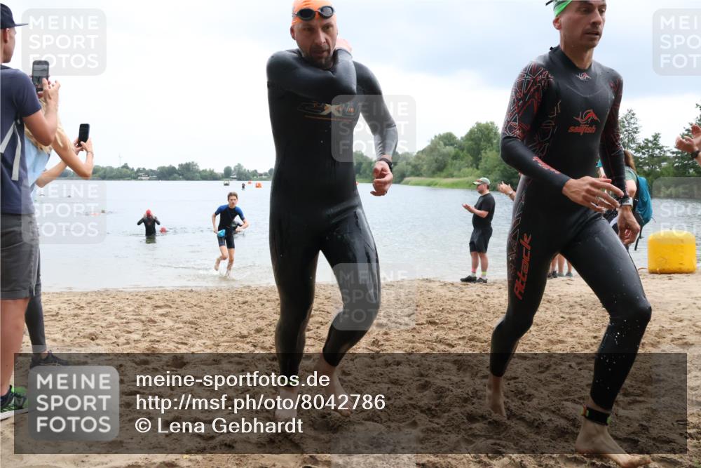 21.06.2025 - 27. Vierlanden-Triathlon Lena Gebhardt http://msf.ph/oto/8042786 15.06.2025 13:22:26 Schwimmen 1232, 1246, 1259, 1289, 1302, 1316 meine-sportfotos.de