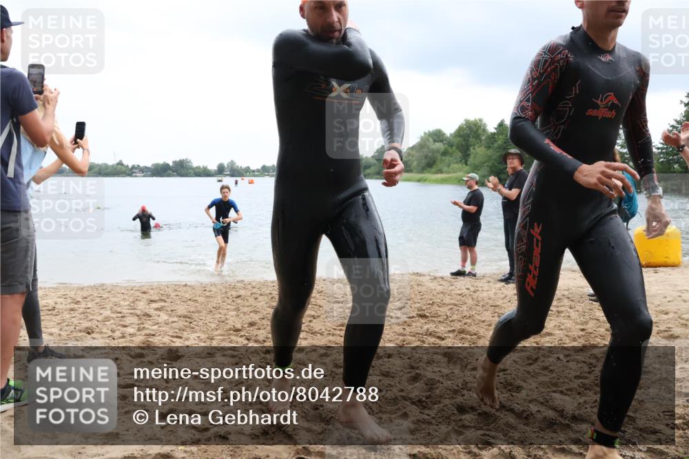 21.06.2025 - 27. Vierlanden-Triathlon Lena Gebhardt http://msf.ph/oto/8042788 15.06.2025 13:22:26 Schwimmen 1232, 1246, 1259, 1289, 1302, 1316 meine-sportfotos.de