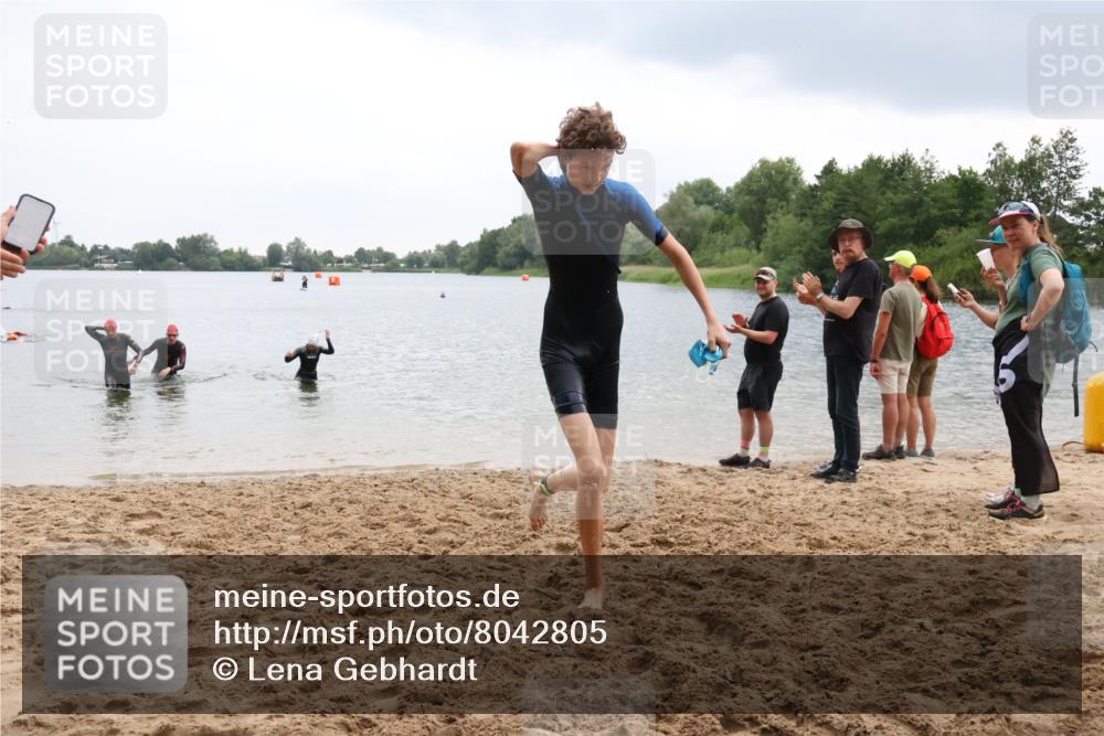 21.06.2025 - 27. Vierlanden-Triathlon Lena Gebhardt http://msf.ph/oto/8042805 15.06.2025 13:22:28 Schwimmen 1232, 1246, 1259, 1289, 1302, 1314, 1316 meine-sportfotos.de