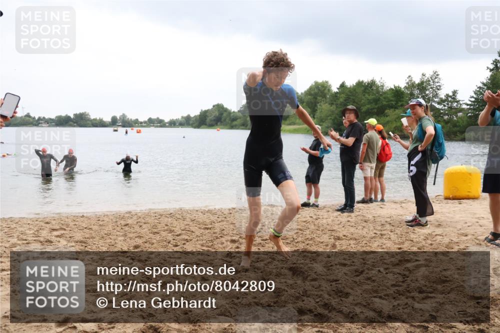 21.06.2025 - 27. Vierlanden-Triathlon Lena Gebhardt http://msf.ph/oto/8042809 15.06.2025 13:22:29 Schwimmen 1232, 1246, 1259, 1289, 1302, 1314, 1316 meine-sportfotos.de