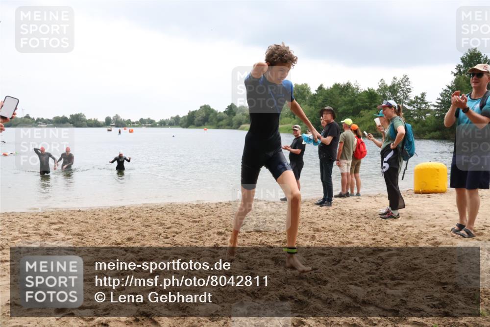 21.06.2025 - 27. Vierlanden-Triathlon Lena Gebhardt http://msf.ph/oto/8042811 15.06.2025 13:22:29 Schwimmen 1232, 1246, 1259, 1289, 1302, 1314, 1316 meine-sportfotos.de