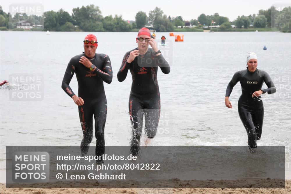21.06.2025 - 27. Vierlanden-Triathlon Lena Gebhardt http://msf.ph/oto/8042822 15.06.2025 13:22:34 Schwimmen 1232, 1246, 1259, 1289, 1314, 1316 meine-sportfotos.de