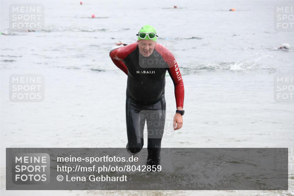 21.06.2025 - 27. Vierlanden-Triathlon Lena Gebhardt http://msf.ph/oto/8042859 15.06.2025 13:22:50 Schwimmen 1243, 1305 meine-sportfotos.de