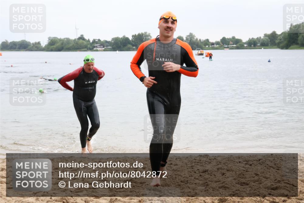 21.06.2025 - 27. Vierlanden-Triathlon Lena Gebhardt http://msf.ph/oto/8042872 15.06.2025 13:22:53 Schwimmen 1243, 1305 meine-sportfotos.de