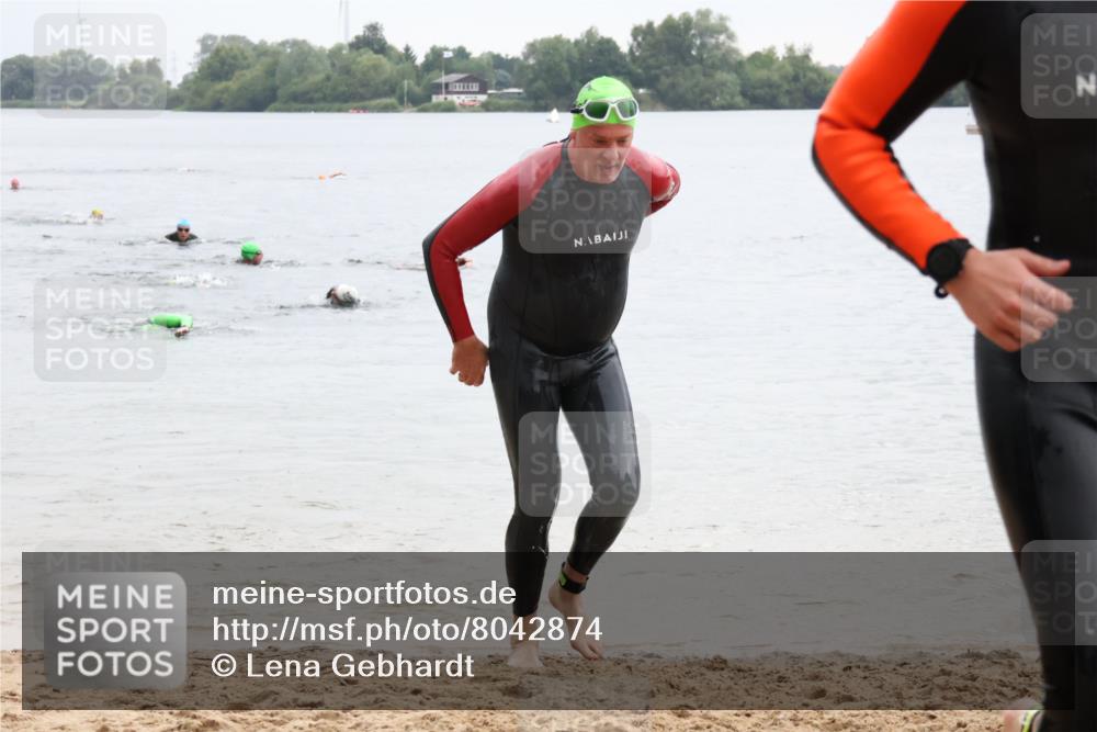21.06.2025 - 27. Vierlanden-Triathlon Lena Gebhardt http://msf.ph/oto/8042874 15.06.2025 13:22:54 Schwimmen 1243, 1305 meine-sportfotos.de