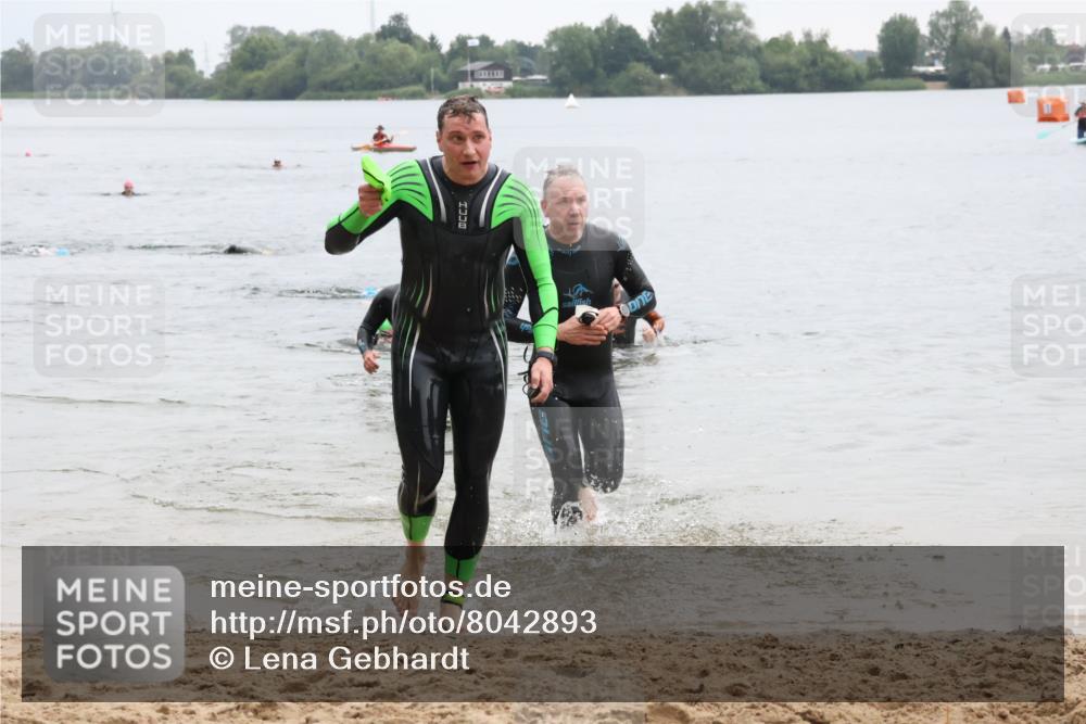 21.06.2025 - 27. Vierlanden-Triathlon Lena Gebhardt http://msf.ph/oto/8042893 15.06.2025 13:23:12 Schwimmen 1250, 1262, 1290 meine-sportfotos.de