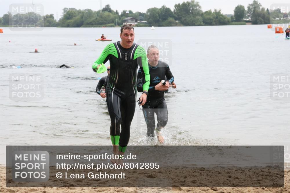 21.06.2025 - 27. Vierlanden-Triathlon Lena Gebhardt http://msf.ph/oto/8042895 15.06.2025 13:23:12 Schwimmen 1250, 1262, 1290 meine-sportfotos.de
