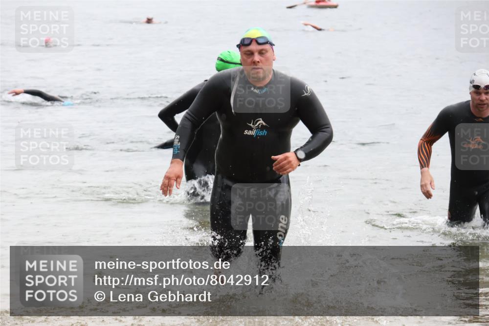 21.06.2025 - 27. Vierlanden-Triathlon Lena Gebhardt http://msf.ph/oto/8042912 15.06.2025 13:23:18 Schwimmen 1250, 1262, 1264, 1287, 1290 meine-sportfotos.de
