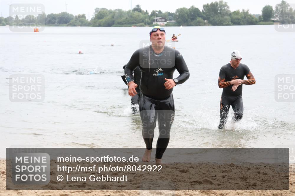 21.06.2025 - 27. Vierlanden-Triathlon Lena Gebhardt http://msf.ph/oto/8042922 15.06.2025 13:23:20 Schwimmen 1250, 1262, 1264, 1287, 1290 meine-sportfotos.de