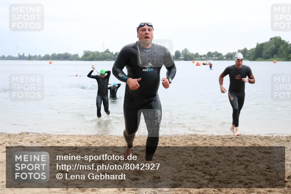 21.06.2025 - 27. Vierlanden-Triathlon Lena Gebhardt http://msf.ph/oto/8042927 15.06.2025 13:23:22 Schwimmen 1250, 1262, 1264, 1287, 1290, 1306 meine-sportfotos.de