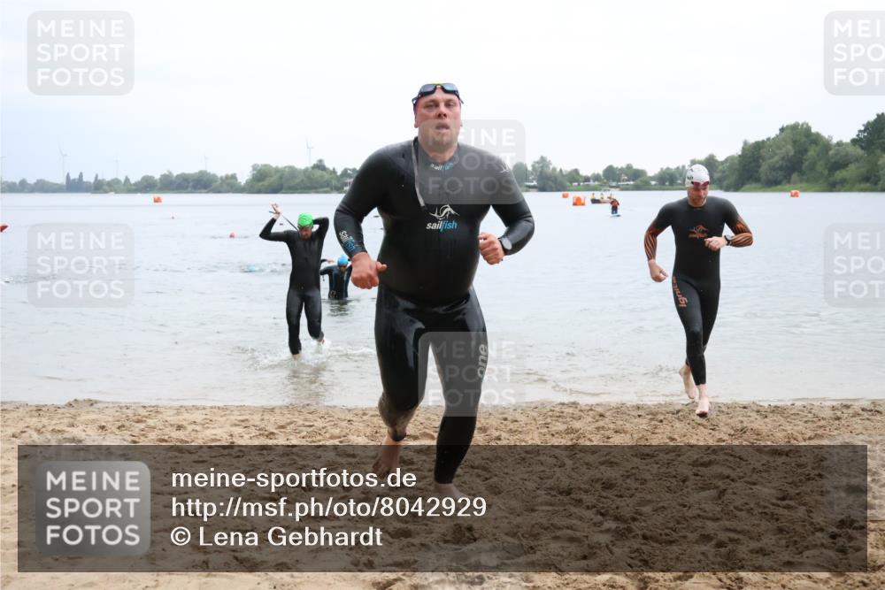 21.06.2025 - 27. Vierlanden-Triathlon Lena Gebhardt http://msf.ph/oto/8042929 15.06.2025 13:23:22 Schwimmen 1250, 1262, 1264, 1287, 1290, 1306 meine-sportfotos.de