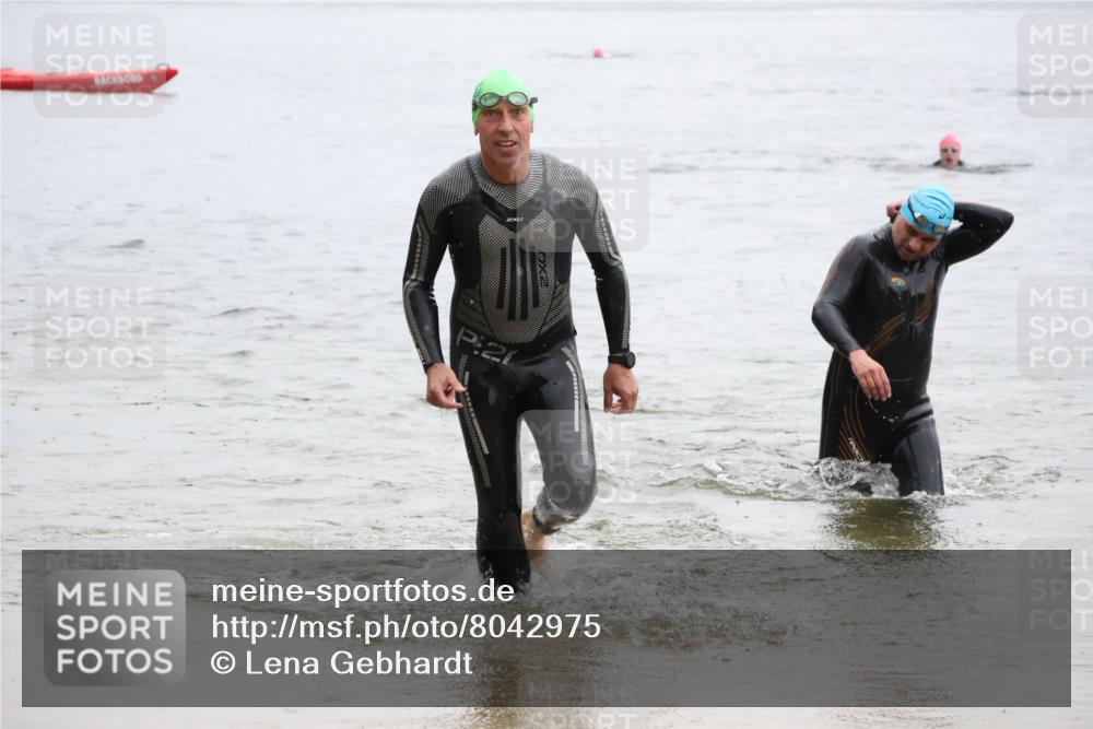 21.06.2025 - 27. Vierlanden-Triathlon Lena Gebhardt http://msf.ph/oto/8042975 15.06.2025 13:23:38 Schwimmen 1237, 1257, 1260, 1296, 1306 meine-sportfotos.de