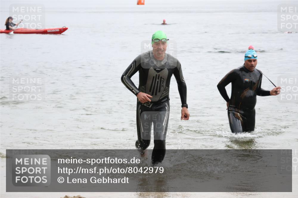 21.06.2025 - 27. Vierlanden-Triathlon Lena Gebhardt http://msf.ph/oto/8042979 15.06.2025 13:23:38 Schwimmen 1237, 1257, 1260, 1296, 1306 meine-sportfotos.de