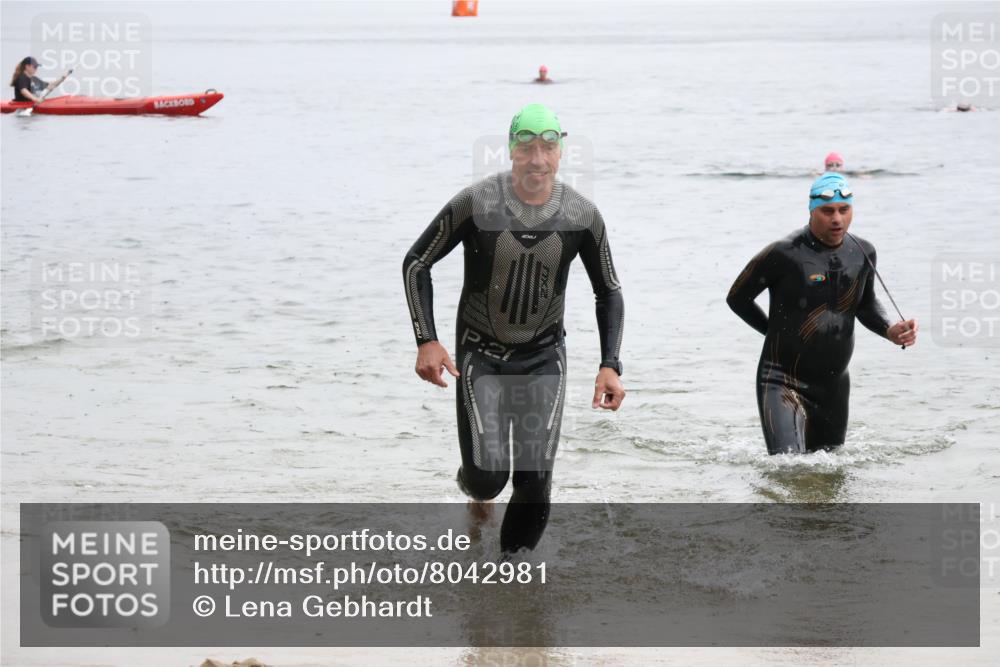 21.06.2025 - 27. Vierlanden-Triathlon Lena Gebhardt http://msf.ph/oto/8042981 15.06.2025 13:23:38 Schwimmen 1237, 1257, 1260, 1296, 1306 meine-sportfotos.de