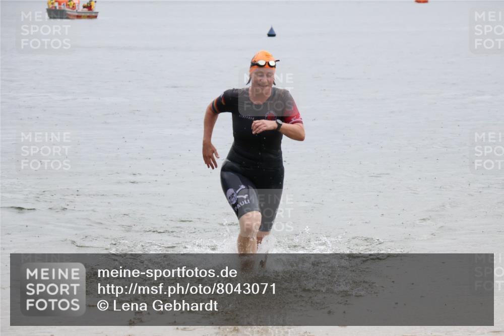 21.06.2025 - 27. Vierlanden-Triathlon Lena Gebhardt http://msf.ph/oto/8043071 15.06.2025 13:24:20 Schwimmen 1241, 1307 meine-sportfotos.de