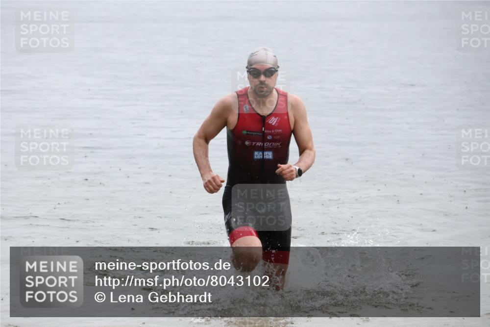 21.06.2025 - 27. Vierlanden-Triathlon Lena Gebhardt http://msf.ph/oto/8043102 15.06.2025 13:24:36 Schwimmen 1256 meine-sportfotos.de