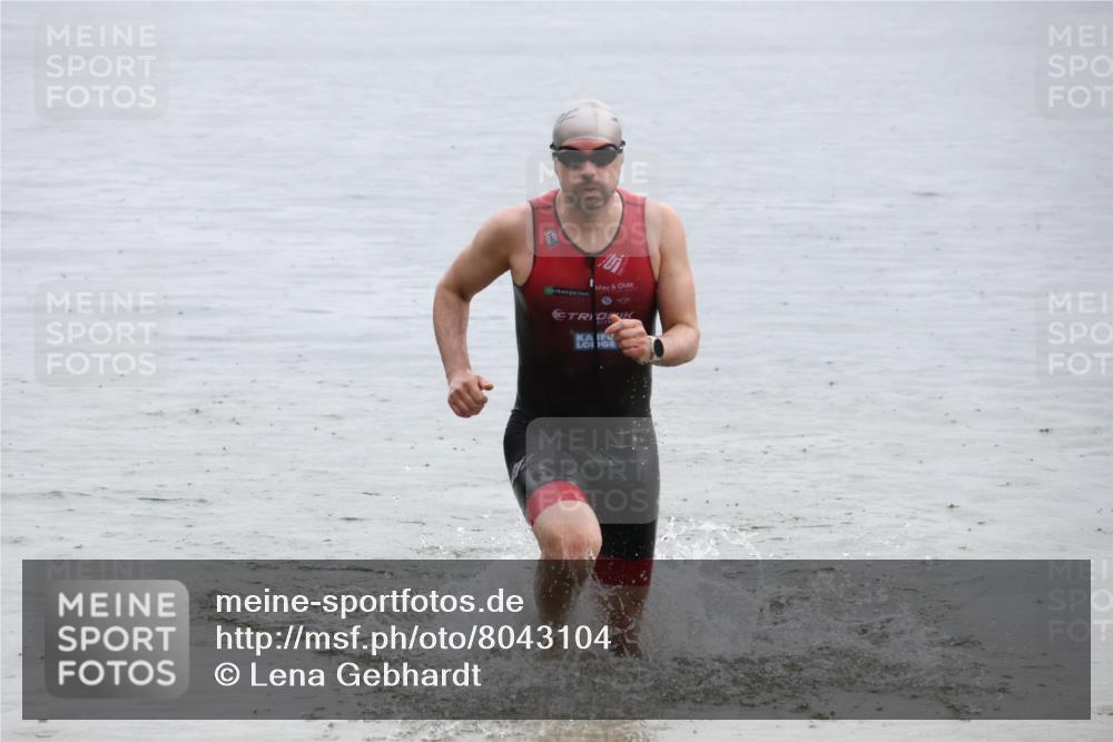 21.06.2025 - 27. Vierlanden-Triathlon Lena Gebhardt http://msf.ph/oto/8043104 15.06.2025 13:24:36 Schwimmen 1256 meine-sportfotos.de