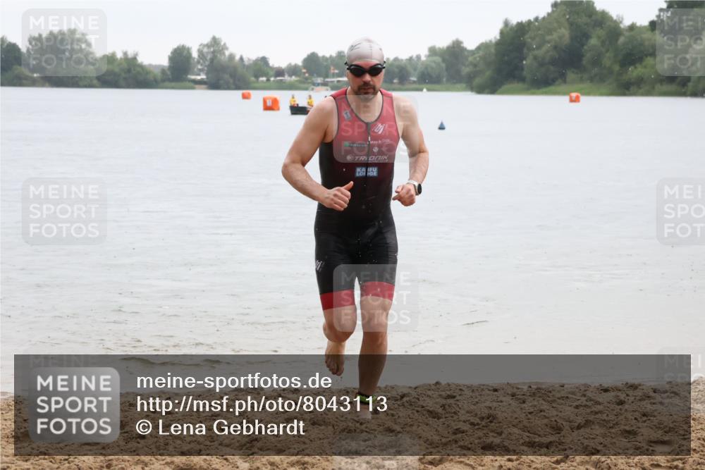 21.06.2025 - 27. Vierlanden-Triathlon Lena Gebhardt http://msf.ph/oto/8043113 15.06.2025 13:24:39 Schwimmen 1256 meine-sportfotos.de