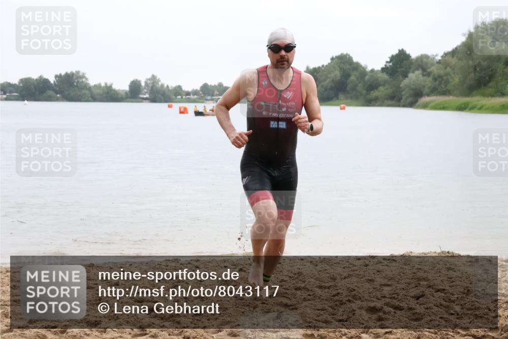 21.06.2025 - 27. Vierlanden-Triathlon Lena Gebhardt http://msf.ph/oto/8043117 15.06.2025 13:24:39 Schwimmen 1256 meine-sportfotos.de