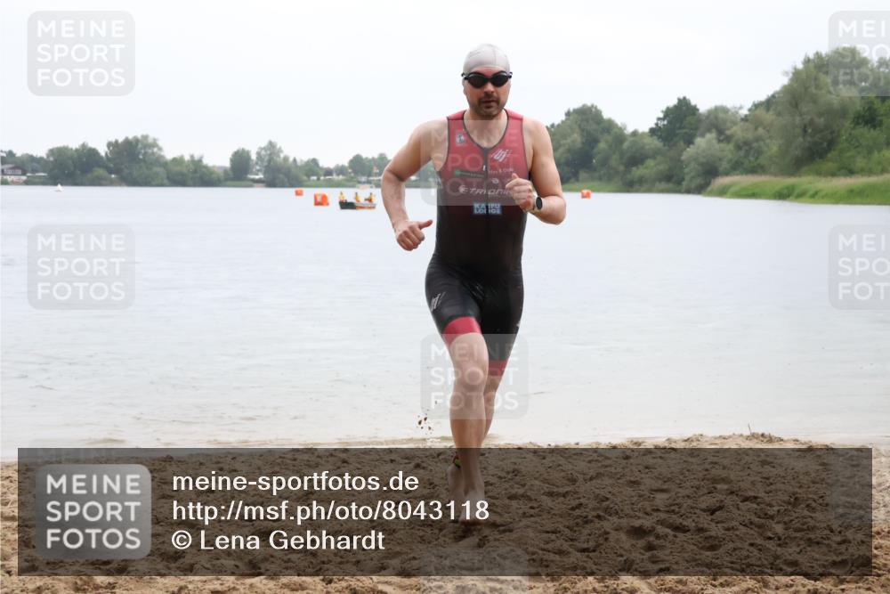 21.06.2025 - 27. Vierlanden-Triathlon Lena Gebhardt http://msf.ph/oto/8043118 15.06.2025 13:24:39 Schwimmen 1256 meine-sportfotos.de