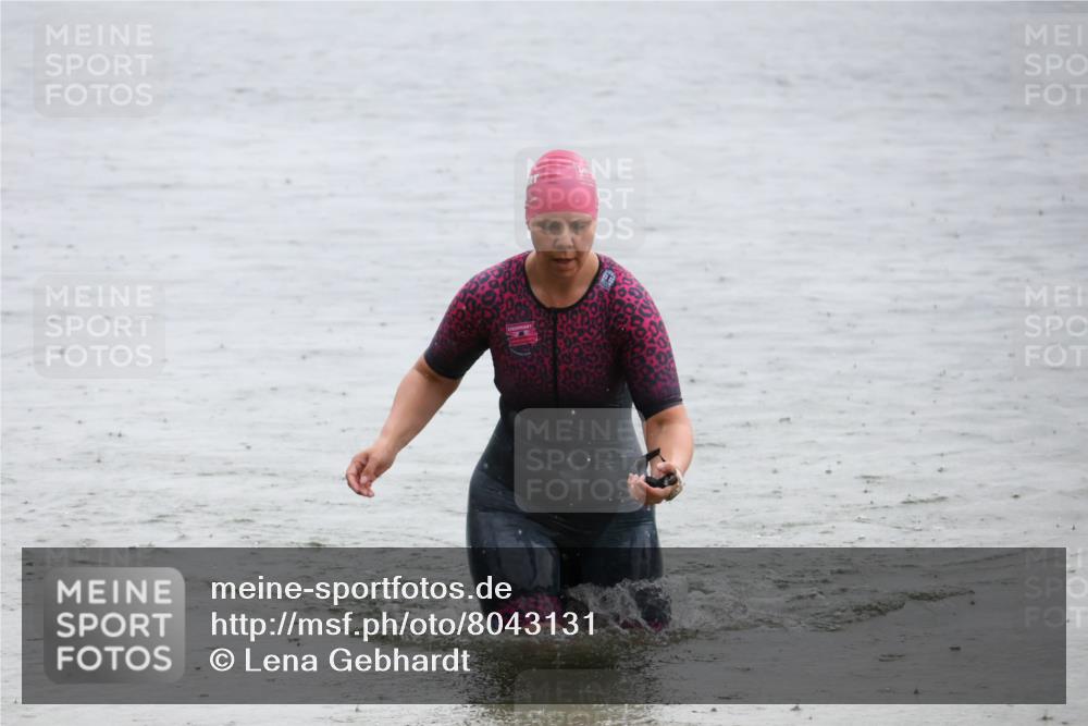 21.06.2025 - 27. Vierlanden-Triathlon Lena Gebhardt http://msf.ph/oto/8043131 15.06.2025 13:25:05 Schwimmen 1301 meine-sportfotos.de