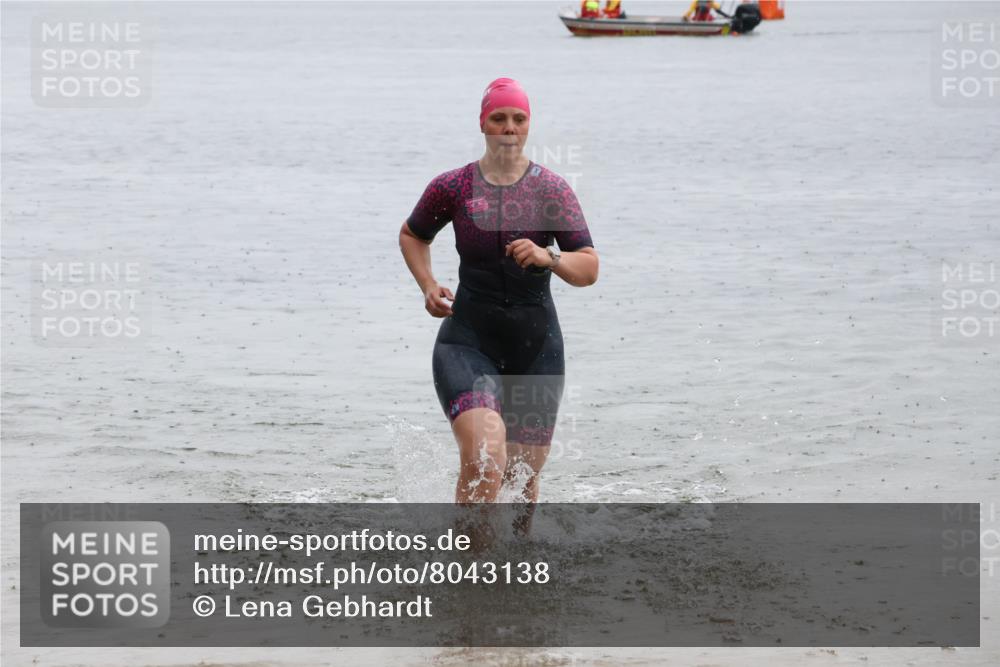 21.06.2025 - 27. Vierlanden-Triathlon Lena Gebhardt http://msf.ph/oto/8043138 15.06.2025 13:25:06 Schwimmen 1301 meine-sportfotos.de