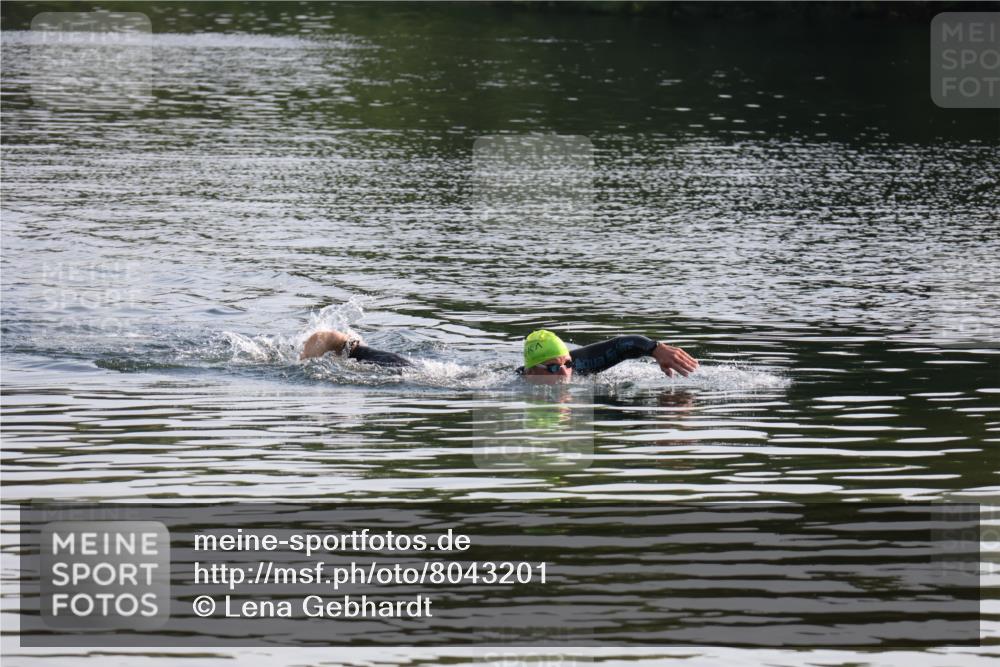 15.06.2025 - 27. Vierlanden-Triathlon Lena Gebhardt http://msf.ph/oto/8043201 15.06.2025 08:29:06 Schwimmen  meine-sportfotos.de