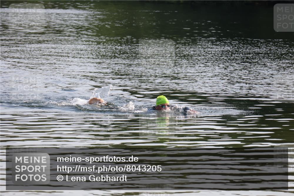15.06.2025 - 27. Vierlanden-Triathlon Lena Gebhardt http://msf.ph/oto/8043205 15.06.2025 08:29:06 Schwimmen  meine-sportfotos.de