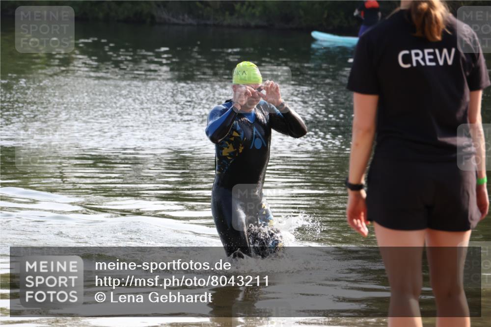 15.06.2025 - 27. Vierlanden-Triathlon Lena Gebhardt http://msf.ph/oto/8043211 15.06.2025 08:29:15 Schwimmen 4, 51 meine-sportfotos.de