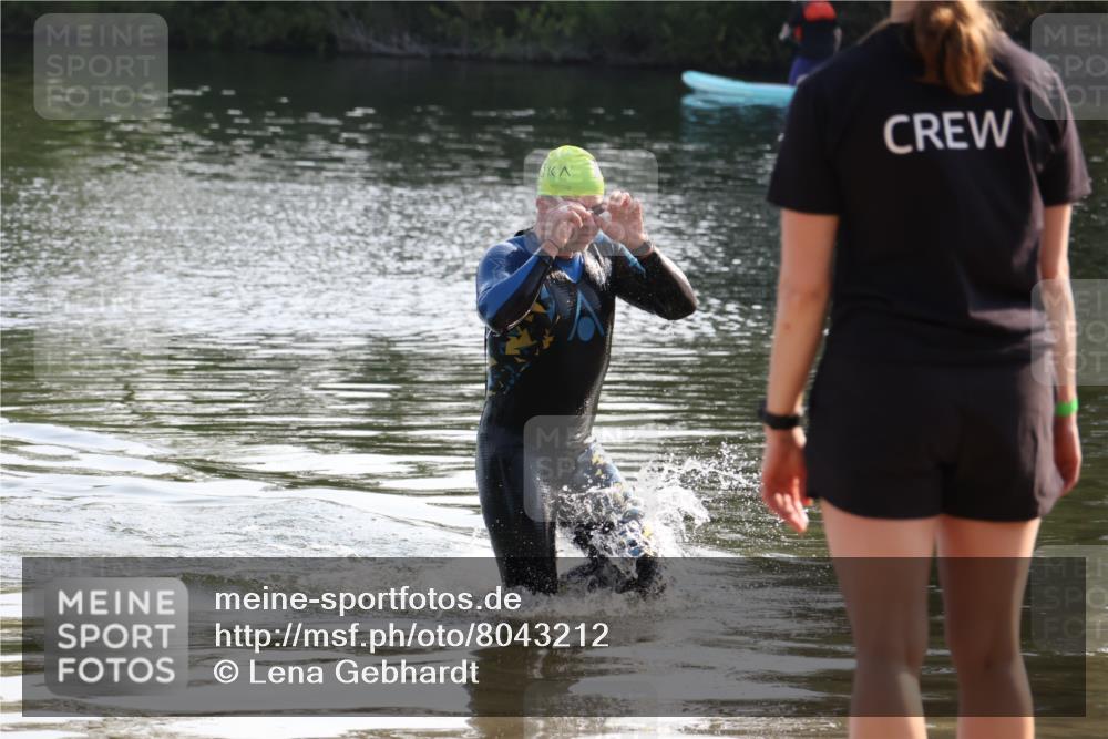 15.06.2025 - 27. Vierlanden-Triathlon Lena Gebhardt http://msf.ph/oto/8043212 15.06.2025 08:29:15 Schwimmen 4, 51 meine-sportfotos.de
