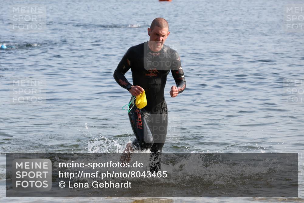 15.06.2025 - 27. Vierlanden-Triathlon Lena Gebhardt http://msf.ph/oto/8043465 15.06.2025 08:32:28 Schwimmen 14, 26, 50, 188 meine-sportfotos.de