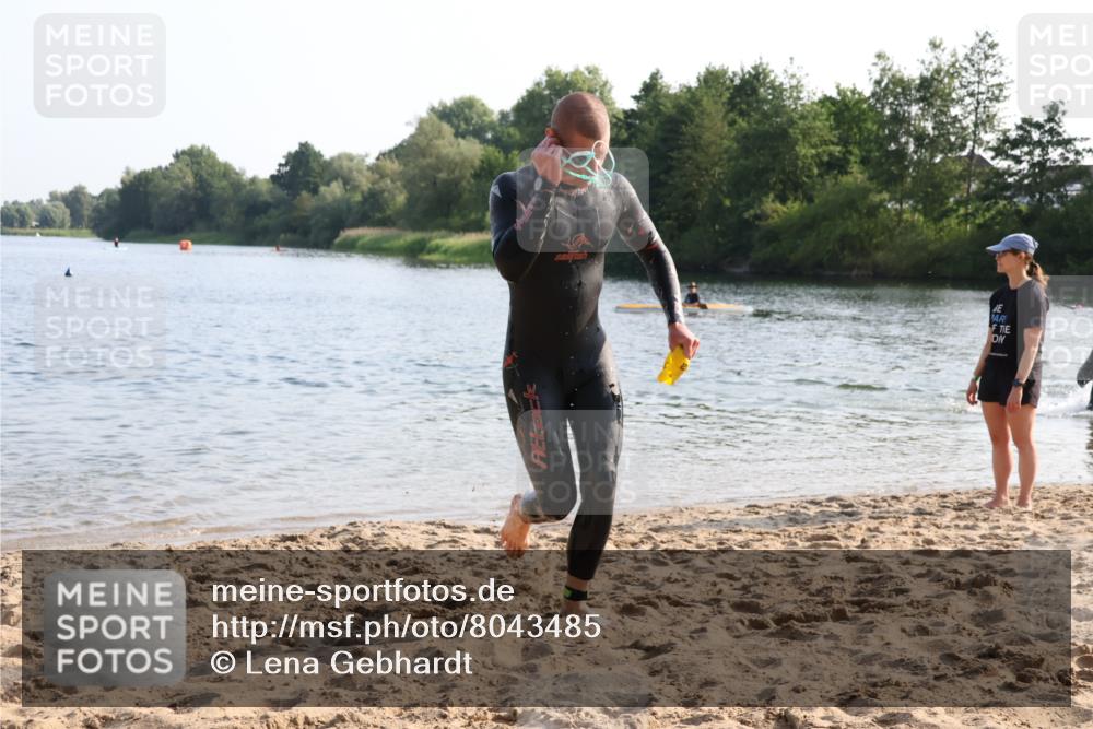 15.06.2025 - 27. Vierlanden-Triathlon Lena Gebhardt http://msf.ph/oto/8043485 15.06.2025 08:32:32 Schwimmen 14, 26, 38 meine-sportfotos.de