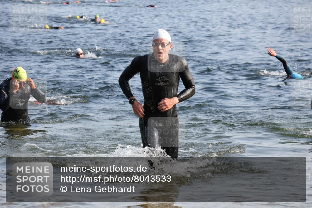 15.06.2025 - 27. Vierlanden-Triathlon Lena Gebhardt http://msf.ph/oto/8043533 15.06.2025 08:32:39 Schwimmen 14, 25, 26, 38, 87 meine-sportfotos.de