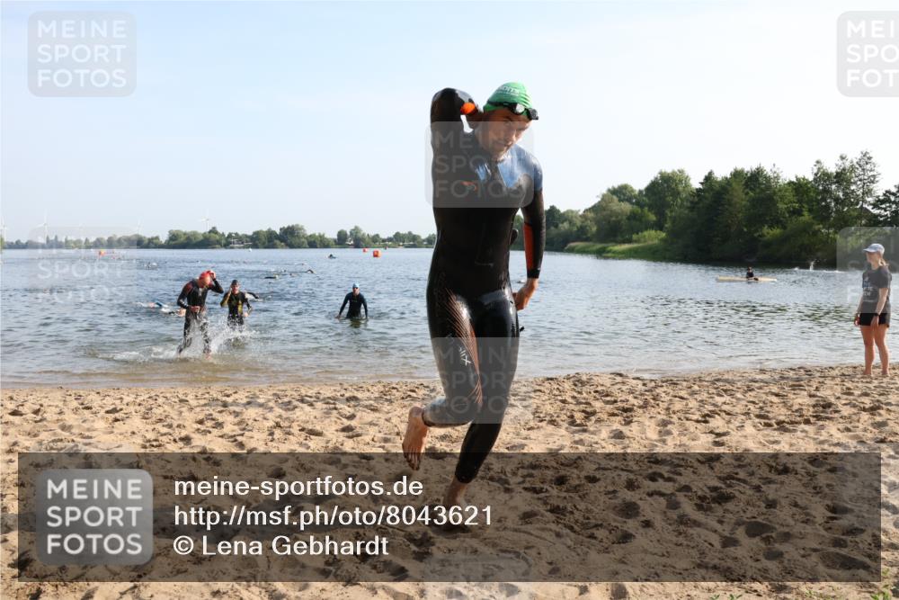 15.06.2025 - 27. Vierlanden-Triathlon Lena Gebhardt http://msf.ph/oto/8043621 15.06.2025 08:32:49 Schwimmen 8, 25, 38, 41, 60, 87 meine-sportfotos.de