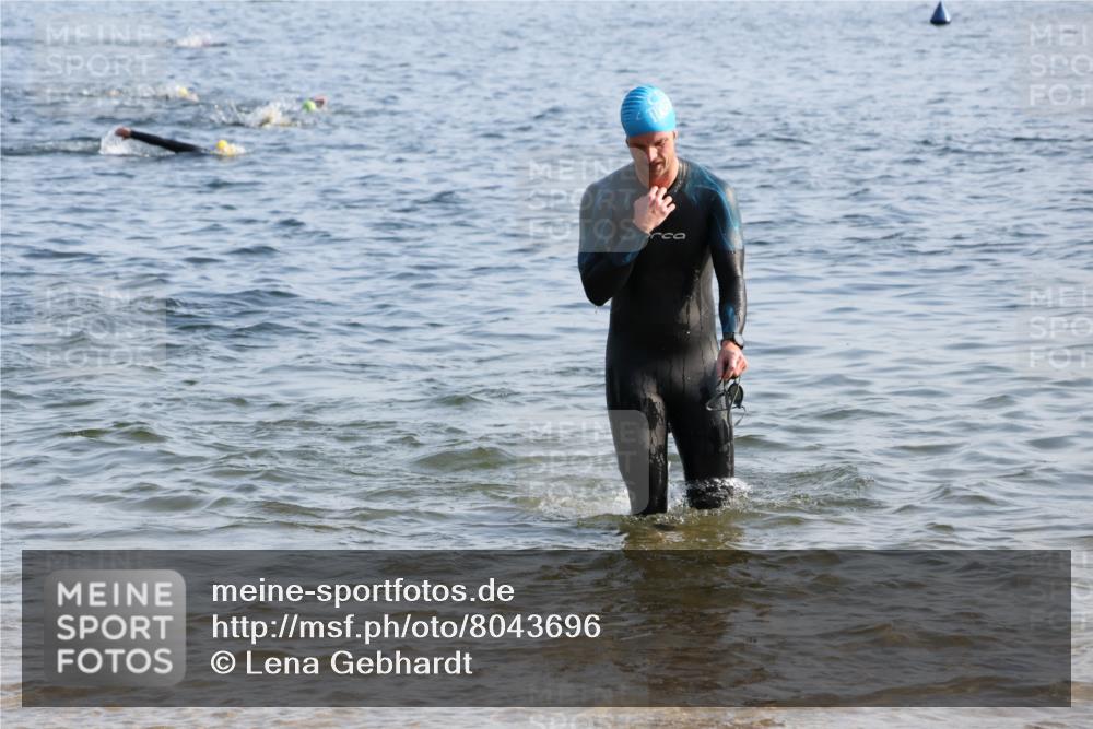 15.06.2025 - 27. Vierlanden-Triathlon Lena Gebhardt http://msf.ph/oto/8043696 15.06.2025 08:32:56 Schwimmen 8, 15, 36, 41, 60, 87, 185, 234 meine-sportfotos.de