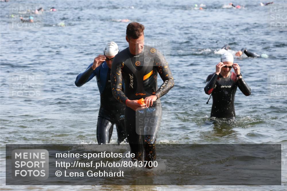 15.06.2025 - 27. Vierlanden-Triathlon Lena Gebhardt http://msf.ph/oto/8043700 15.06.2025 08:32:57 Schwimmen 8, 15, 36, 41, 60, 87, 185, 234 meine-sportfotos.de