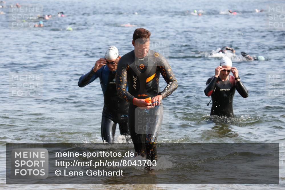 15.06.2025 - 27. Vierlanden-Triathlon Lena Gebhardt http://msf.ph/oto/8043703 15.06.2025 08:32:57 Schwimmen 8, 15, 36, 41, 60, 87, 185, 234 meine-sportfotos.de